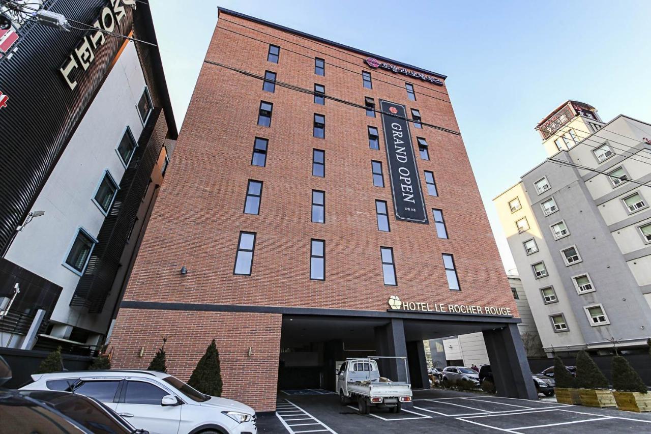 Lerocherrouge Hotel Cshuncshon Kültér fotó