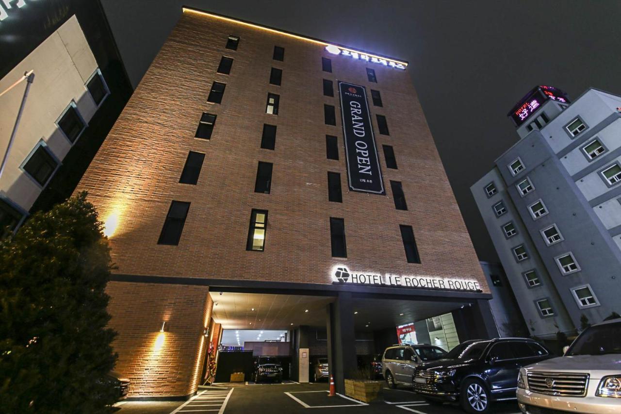 Lerocherrouge Hotel Cshuncshon Kültér fotó