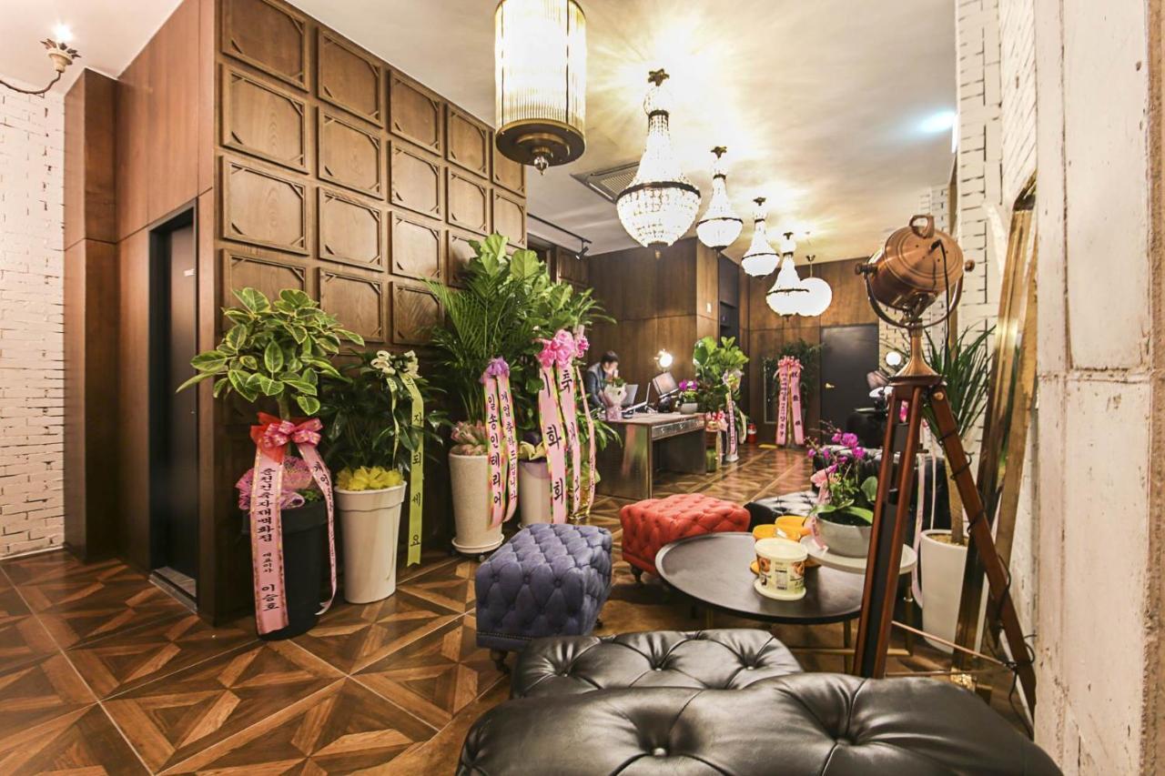 Lerocherrouge Hotel Cshuncshon Kültér fotó